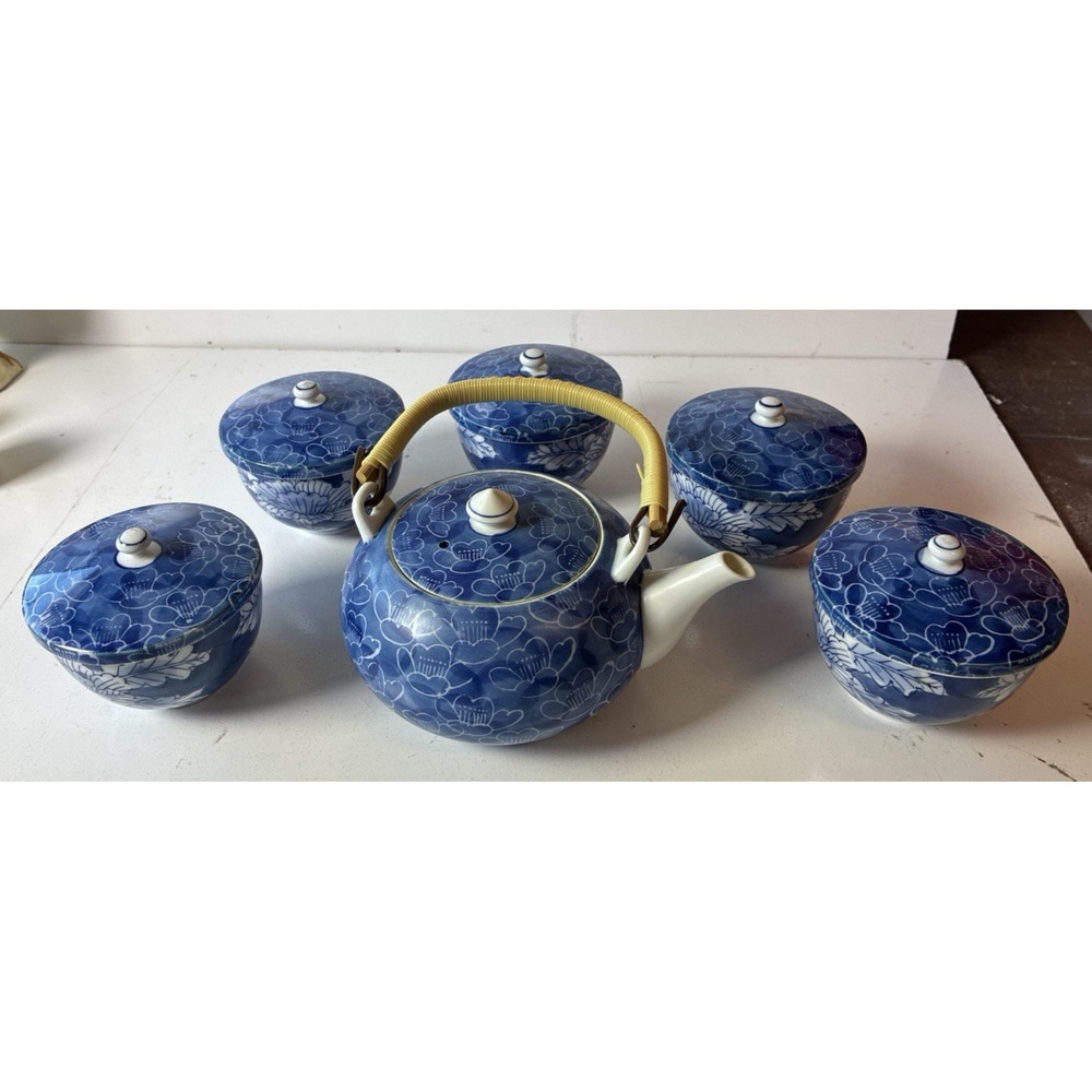 Japanese Arita (or Hasami)  Tea Set Blue Porcelain Pot & Cups With Lids (AA)
